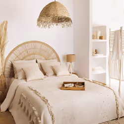 Coussin "Sea view" beige motifs brodés en coton recyclé 40x40 cm