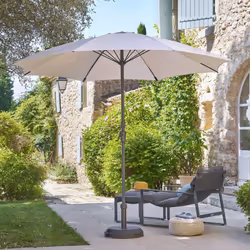 Sur votre transat avec un bon roman, vous profiterez du beau temps à l'ombre avec le parasol droit "Sisko" Hespéride. Un acce ...