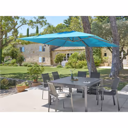 Offrez à votre extérieur un confort optimal et une protection sur-mesure avec le parasol déporté carré Melhia de la marque He ...