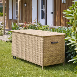 Vous rêvez d'une terrasse parfaitement organisée ? Alors, craquez sans tarder pour le coffre de rangement "Bayana" Hespéride. ...