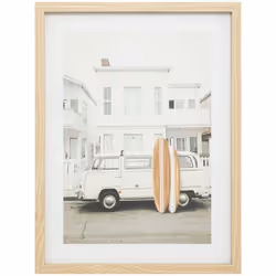 Estivale et dans l'air du temps, l'affiche encadrée surf "Vivien" Atmosphera est l'alliée des univers déco urbains et contemp ...