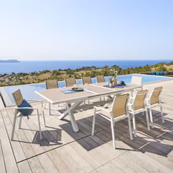 Vos étés riment avec "grandes tablées" ? La table de jardin extensible "AXIOME" Hespéride est l'alliée de moments inoubliable ...
