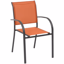 Le fauteuil de jardin empilable "Piazza" Hespéride vous permettra d'apprécier le beau temps sur votre terrasse. Un design mod ...