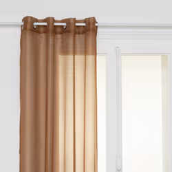 Ce voilage uni en 135 x 240 cm est un classique indémodable qui trouvera facilement sa place dans votre intérieur. Disponible ...