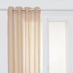 Pour accessoiriser vos fenêtres, la délicatesse est au rendez-vous avec le voilage "Paxta" Atmosphera. Un accessoire utile Av ...