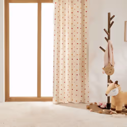 Rideau à œillets cœurs en coton recyclé . Apportez une touche de douceur et de couleur à la chambre de votre enfant avec ce m ...