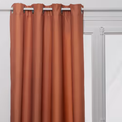 Donnez du style à votre intérieur tout en vous protégeant du froid grâce au rideau isolant "Neal" Atmosphera. En effet, il po ...