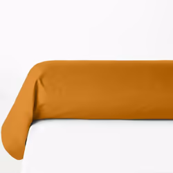 Accessoire indispensable pour une jolie literie, craquez pour cette taie de traversin Atmosphera. Un design classique Cette t ...