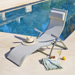 Indispensable pour bien aménager sa terrasse et profiter des beaux jours, le transat "DECIMA" Hespéride allie design et confo ...