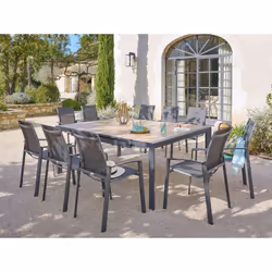 Moderne et esthétique, la table de jardin extensible carrée "ÉVASION" Hespéride est l'alliée des grandes tablées estivales !  ...