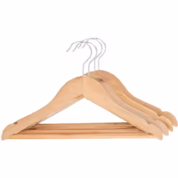 Ce lot de 4 cintres pour enfant deviendra indispensable pour une armoire ou un portant à vêtements bien rangés. La couleur na ...