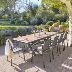 Vos étés riment avec "grandes tablées" ? La table de jardin extensible "AXIOME" Hespéride est l'alliée de moments inoubliable ...