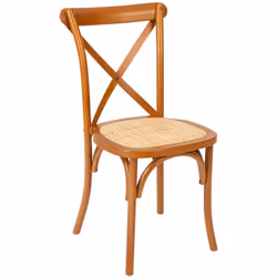 La chaise "Isak" Atmosphera conviendra aux amateurs de matières naturelles pour compléter élégamment une table de salle à man ...