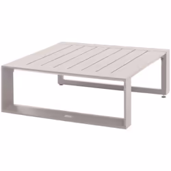 Idéale pour aménager un salon d'extérieur et profiter de moments de partage en été, la table basse de jardin carrée "ALLURE"  ...