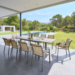 Table de jardin extensible coulissante Évasion effet bois lin & vert laurier 10 places lates en aluminium - Hespéride