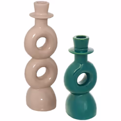 Accessible et tendance, le lot de 2 bougeoirs "Mala" Atmosphera est composé de deux bougeoirs en céramique émaillée, déclinés ...