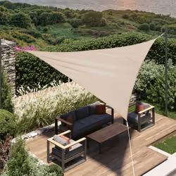 Esthétique et pratique, la voile d'ombrage triangulaire "CURACAO" Hespéride est indispensable en été pour se détendre à l'omb ...