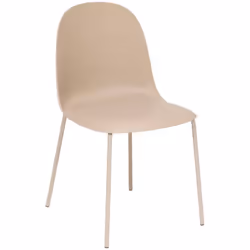 Avec son design épuré, la chaise "Asan" Atmosphera se mariera facilement avec du mobilier en bois d'inspiration scandinave. M ...