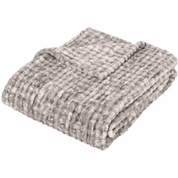 Le plaid en flanelle 3D "Viggo" Atmosphera vous accompagnera volontiers tout l'hiver pour vous réchauffer pendant vos moments ...