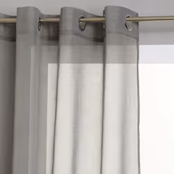 Apportez une touche de modernité à votre espace de vie grâce au voilage Atmosphera. Un design simple et épuré Élégant et cont ...