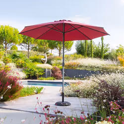 Indispensable pour créer un coin ombragé dans un extérieur, le parasol droit rond inclinable "LOOMPA" Hespéride est une valeu ...