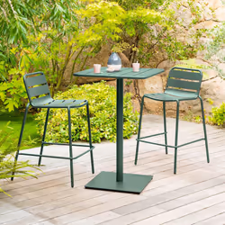 Votre jardin gagnera en convivialité avec la table haute "PHUKET" Hespéride, idéale pour faire office de bar ou de mange-debo ...