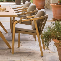 Avec le fauteuil de jardin "PAPOUASIE" Hespéride, votre espace extérieur prendra une toute autre dimension. Ambiance safari c ...