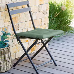 Vous cherchez des coussins pour vos chaises de jardin ? Optez pour la galette de chaise 4 points "KORAI" Hespéride. Confort e ...
