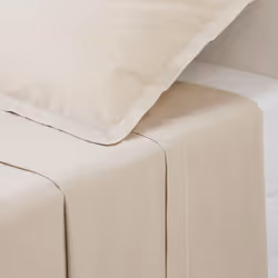 Laissez-vous séduire par le drap plat en coton Atmosphera. Doux et léger Ce drap uni deux personnes existe dans une large gam ...