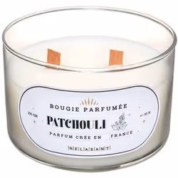 Créez une ambiance envoûtante dans votre maison grâce à l'élégante bougie parfumée "Snow"* Atmosphera. Une touche d'exotisme ...