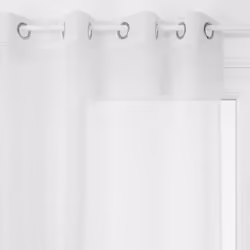 Vous cherchez à habiller une fenêtre avec élégance ? Le voilage "Louis" Atmosphera est fait pour vous ! Un accessoire simple  ...