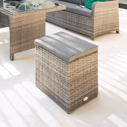 Description générale Recevez vos convives dans un cadre cosy et élégant avec ce pouf de jardin 'Mayari'. Sa structure en alum ...