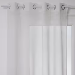 Illuminez votre intérieur avec style grâce au voilage Atmosphera. Pour une décoration de caractère Le voilage se caractérise  ...