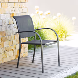 Description générale Le fauteuil de jardin empilable 'Piazza' de la marque Hespéride est conçu pour l'extérieur, alliant fonc ...