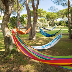 Vous rêvez d'une sieste en pleine nature, bercé par le doux son des oiseaux ? Craquez pour le hamac "YAQUI" Hespéride. Confor ...