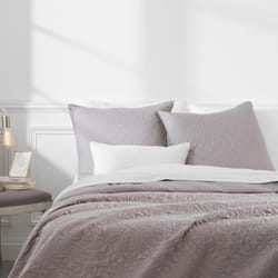 Dessus de lit arabesque taupe 240x260 + 2 housses d'oreiller 60x60