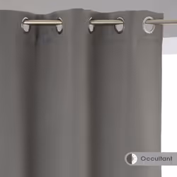 Description générale Ces rideaux occultants gris sont idéaux pour assombrir vos pièces tout en ajoutant une touche élégante à ...