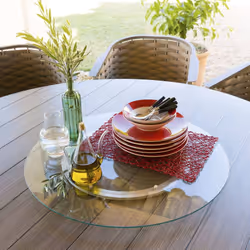 Apportez plus de convivialité à vos repas de famille avec ce plateau mobile et tournant Hespéride. Un plus déco pour votre ta ...