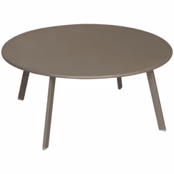Vous recherchez une table tendance pour réunir vos amis à l'heure de l'apéritif ? La table d'appoint 'SAONA'' Hespéride vous  ...