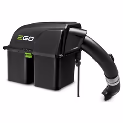 Bac de ramasse de l'herbe fraîchement tondue par la tondeuse autoportée à batterie Zero Turn EGO ZT5201 . Comprend le tube d' ...
