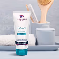Neutrogena Norwegische Formel Fußcreme – Feuchtigkeitsspendende Fußpflege für trockene Füße – 24h Feuchtigkeit – 2 x100ml - Vue supplémentaire 4