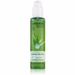 Nettoyez votre peau bien en profondeur. Le gel nettoyant Garnier Bio Citronnelle élimine parfaitement toutes les impuretés de ...