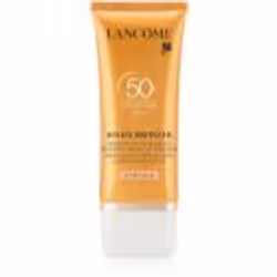 Et pourquoi pas combiner une protection solaire avec un soin anti-age. Dans un seul flacon !