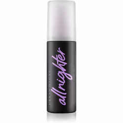 Si vous finissez par user vos semelles en dansant toute la nuit en ville, votre maquillage, lui, ne bougera pas. Le spray fix ...