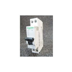 Disjoncteur 6A 1P+N Courbe C 4.5kA borne à vis pour rail DIN DT40 Prodis SCHNEIDER ELECTRIC A9N21023