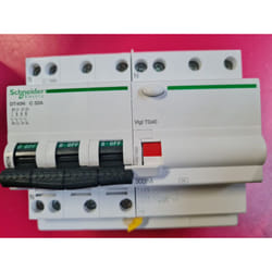 Schneider Electric - DT40N 3P+N c 32A 300mA-AC schneider A9N21409 + A9N21493 differentiel TG40