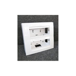 Schneider Electric - Boite saillie 6 postes 2 rangees de 3 postes blanc polaire pour appareillage 45x45mm altira