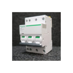 Schneider Electric - Disjoncteur 40A 3P+N 400V courbe c 4.5kA bornes à vis pour rail din modulaire Acti9 iDT40K schneider