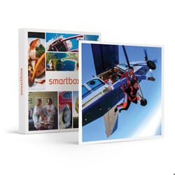 Coffret Cadeau SMARTBOX - Saut en parachute à 3000 mètres d’altitude entre Auxerre et Troyes - Saut en parachute à 3000 mètres