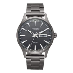 Montre sentinelle solaire en acier inoxydable Nixon